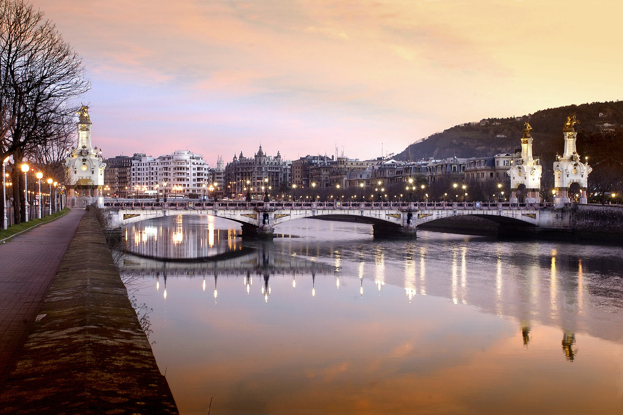 Legazpi Doce & 3* San Sebastián